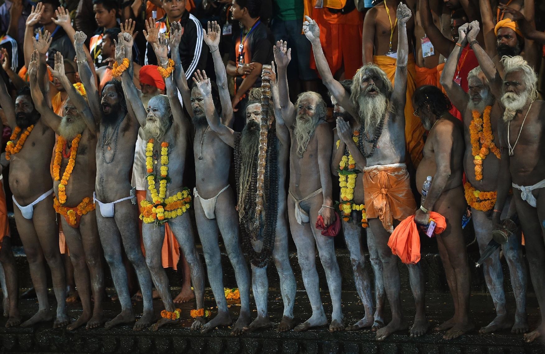 80 miliónov pútnikov - najväčší sviatok planéty v Indii Kumbh Mela