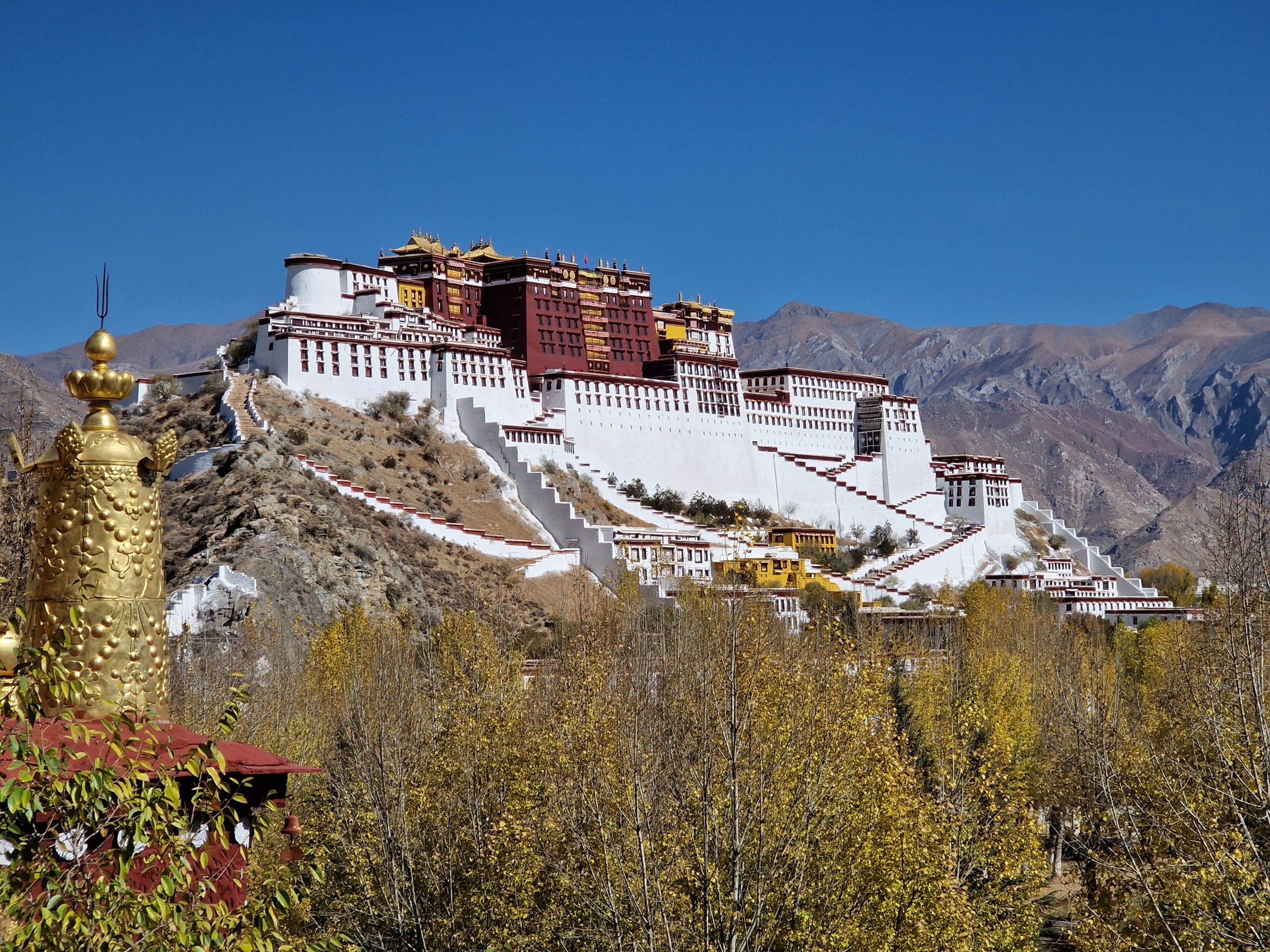 Tibet – Lietadlom na strechu sveta